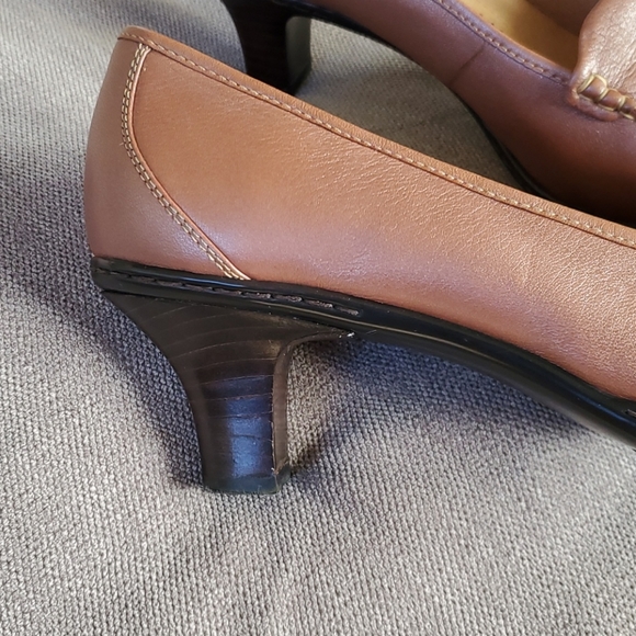 Sofft Heels, Light Chocolate, size 9.5 - Picture 2 of 4